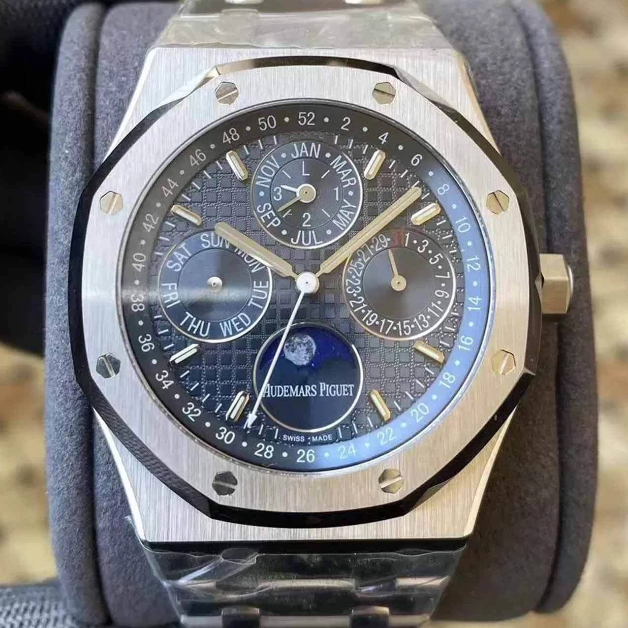 Audemars Piguet Royal Oak 26574ST.OO.1220ST.02 APS Factory 1:1 Best Edition Replica Watch Silver Strap